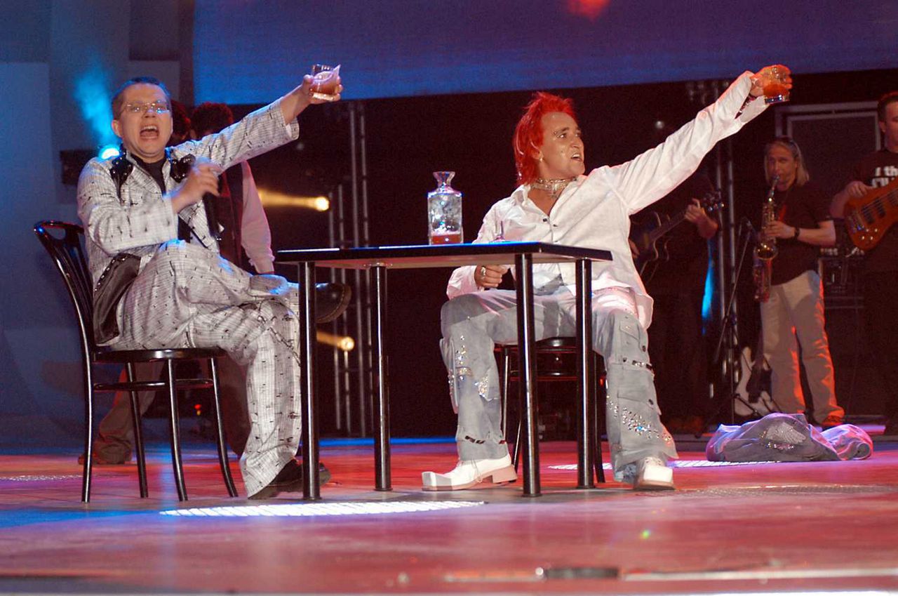 Michał Wiśniewski i Jacek Łągwa wznosili toast na scenie