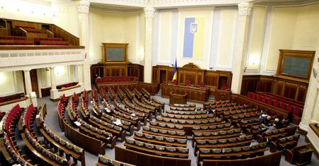 SBU: z Krymu przypuszczono cyberatak na telefony deputowanych