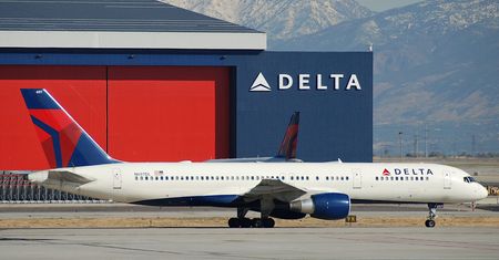 Awaria zasilania będzie kosztować Delta Airlines miliony. Przewoźnik odwołuje kolejne loty