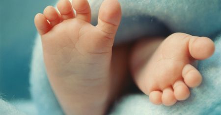 54-letnia Greczynka urodziła dziecko. Zarodek był zamrożony przez 22 lata