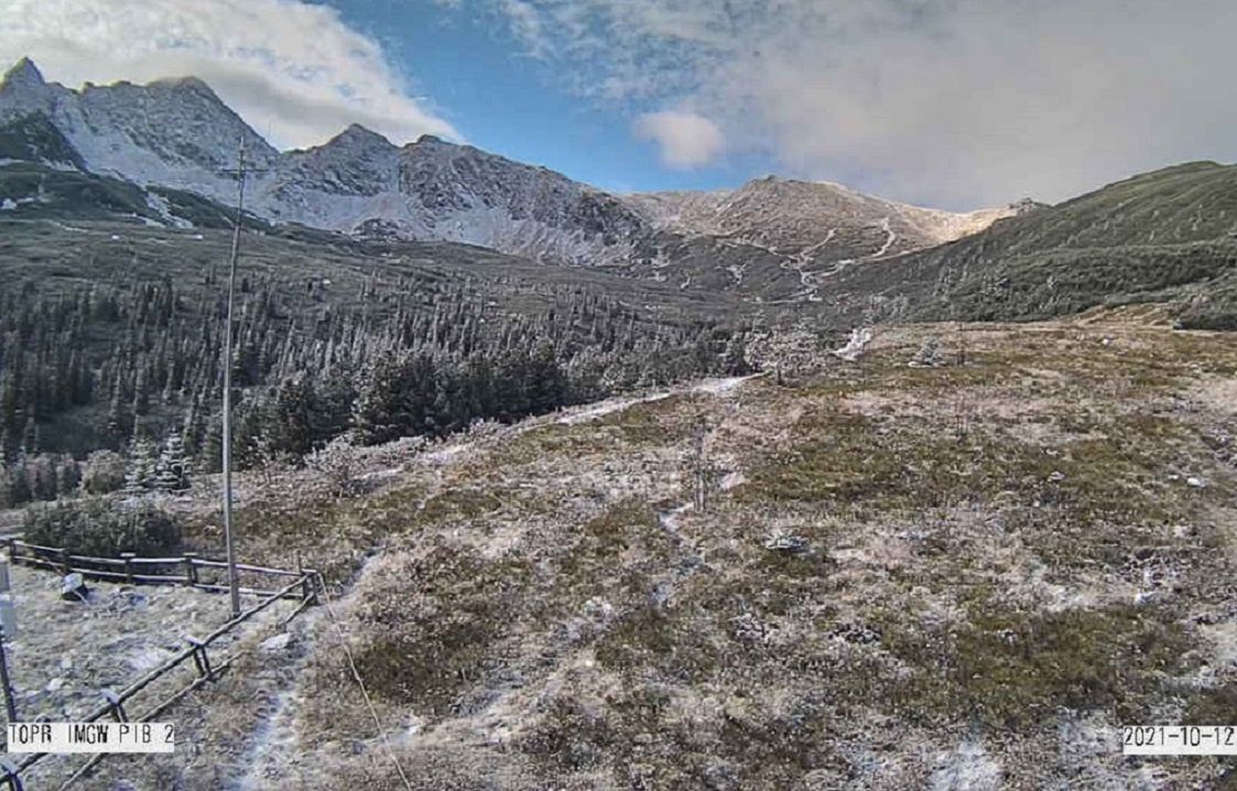 W Tatrach spadł śnieg. TOPR pokazało zdjęcia. "Występują oblodzenia" 