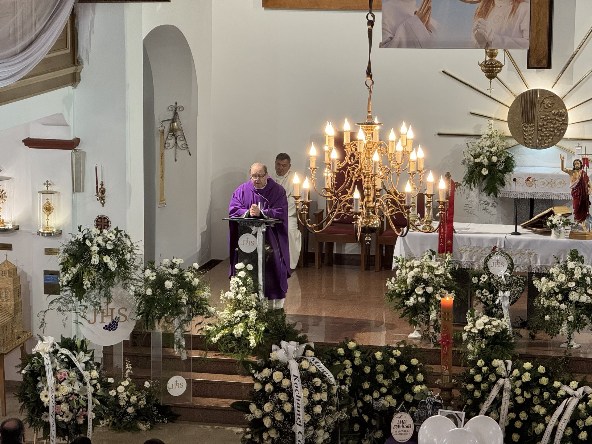 Ceremonia pogrzebowa Mai z Mławy.