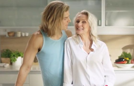 „Daj się zaskoczyć” w reklamach przyprawy Maggi (wideo)