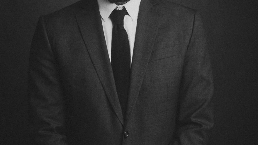 Fotograf ujął na portretach dysonans poznawczy swojej trzeźwości 1