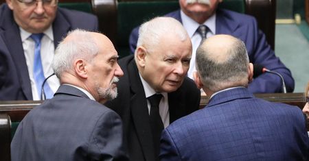 Macierewicz reaguje na likwidację podkomisji. "To bezprawie"