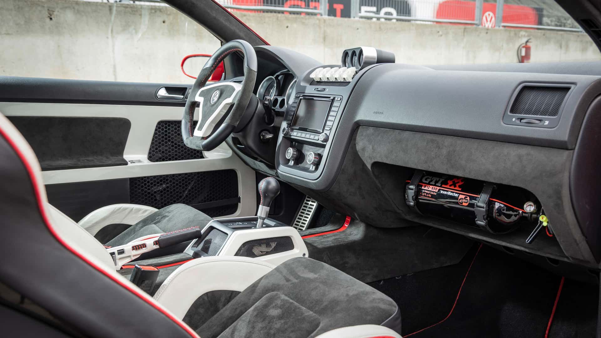 Volkswagen Golf GTI W12-650