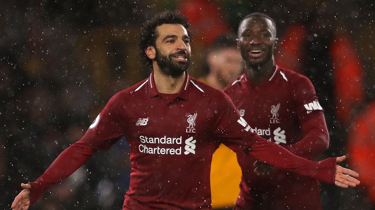 Mohamed Salah (z lewej) i Naby Keita (z prawej)