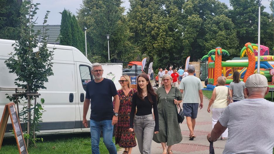 Na jarmarku pojawiło się wielu ludzi