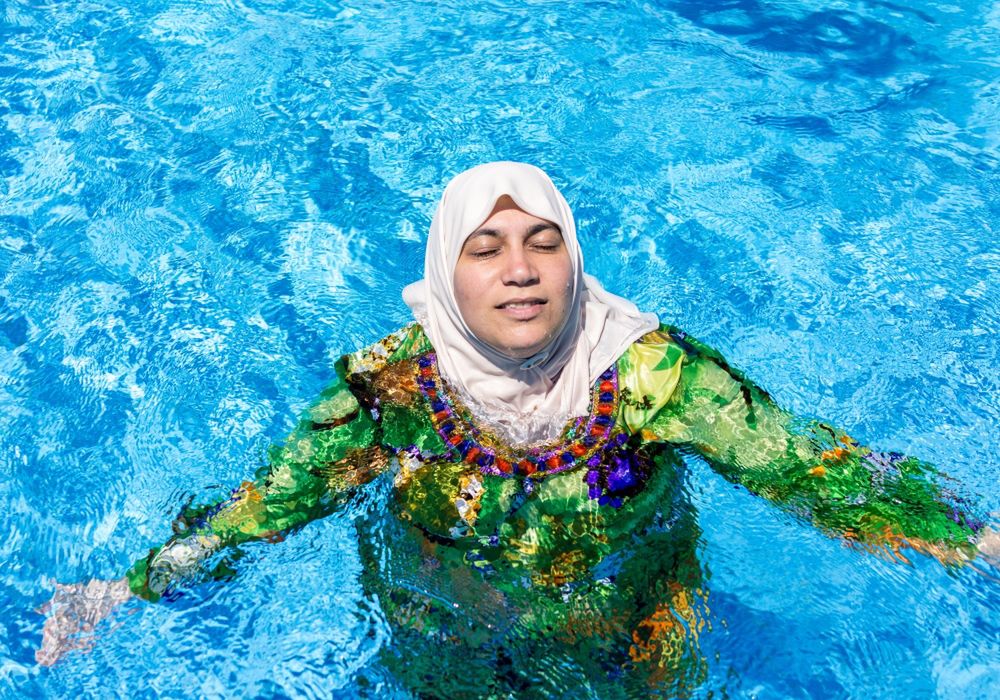 Burkini to kostium kąpielowy przeznaczony dla muzułmanek (od połączenia słów burka i bikini)