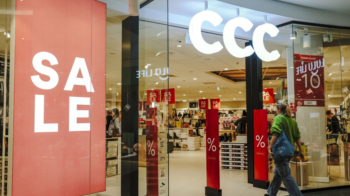 A CCC SA footwear retailer in the Galeria Wilenska shopping mall in Warsaw, Poland, on Thursday, Dec. 21, 2023. The central bank halted interest rate cuts after the Oct. 15 parliamentary election unexpectedly brought the pro-European Union opposition to power, along with their promises to boost budget spending. Photographer: Damian Lemaski/Bloomberg via Getty Images