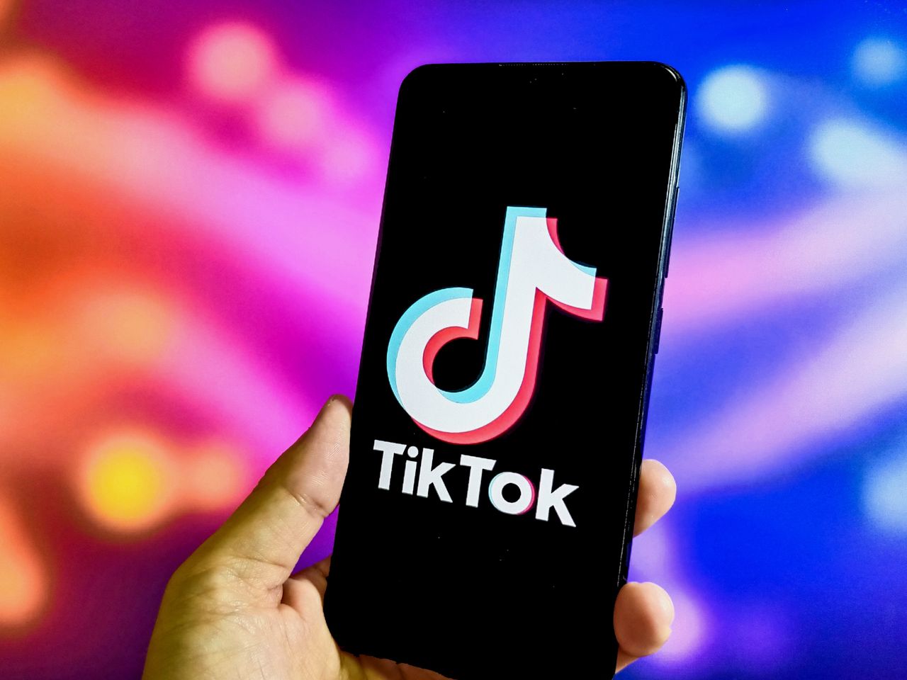 TikTok na celowniku. Gigantyczna kara za przetwarzanie danych nieletnich