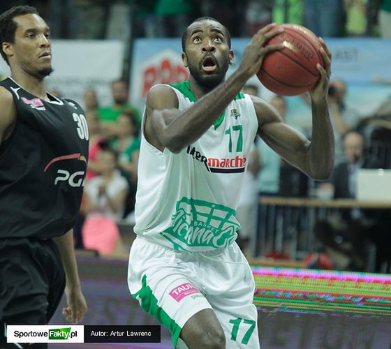 Eyenga wciąż czeka na przelew ze strony Stelmetu BC