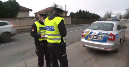 Zakaz przemieszczania się w Czechach. Wojsko pilnuje porządku