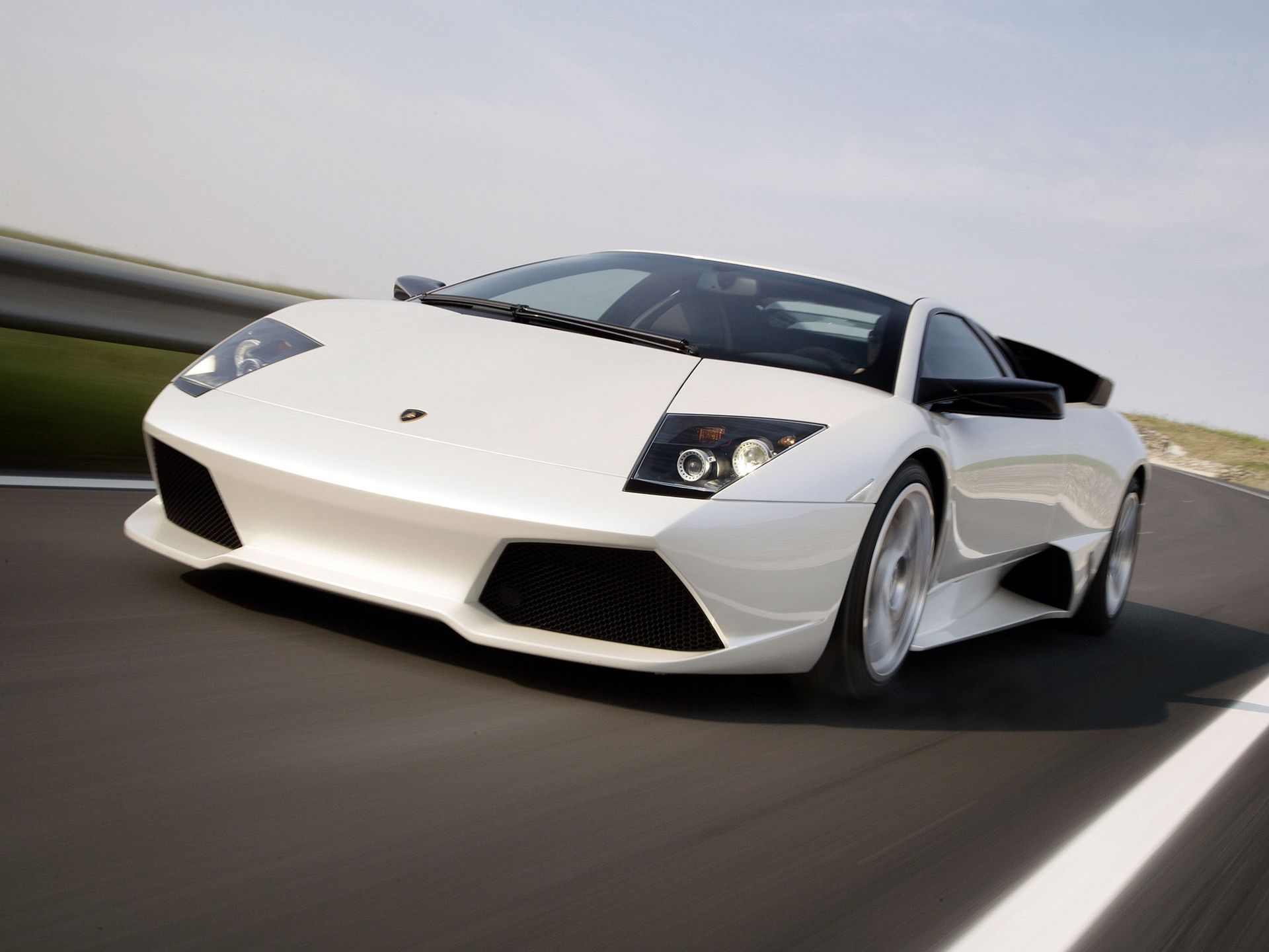 Od dekad z V12: ewolucja hipersamochodów Lamborghini 78