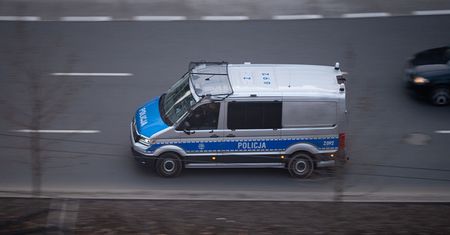 Rozbój na 14-latku w Lipinkach. Napadli na niego przed sklepem Dino