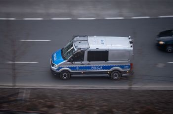 Rozbój na 14-latku w Lipinkach. Napadli na niego przed sklepem Dino