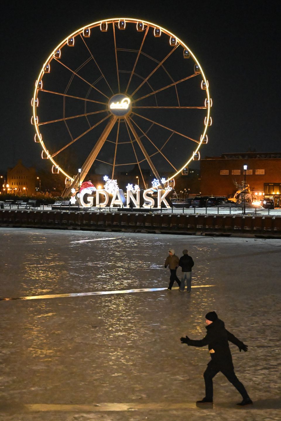 30 stycznia po Motławie spacerowało i jeździło sporo osób