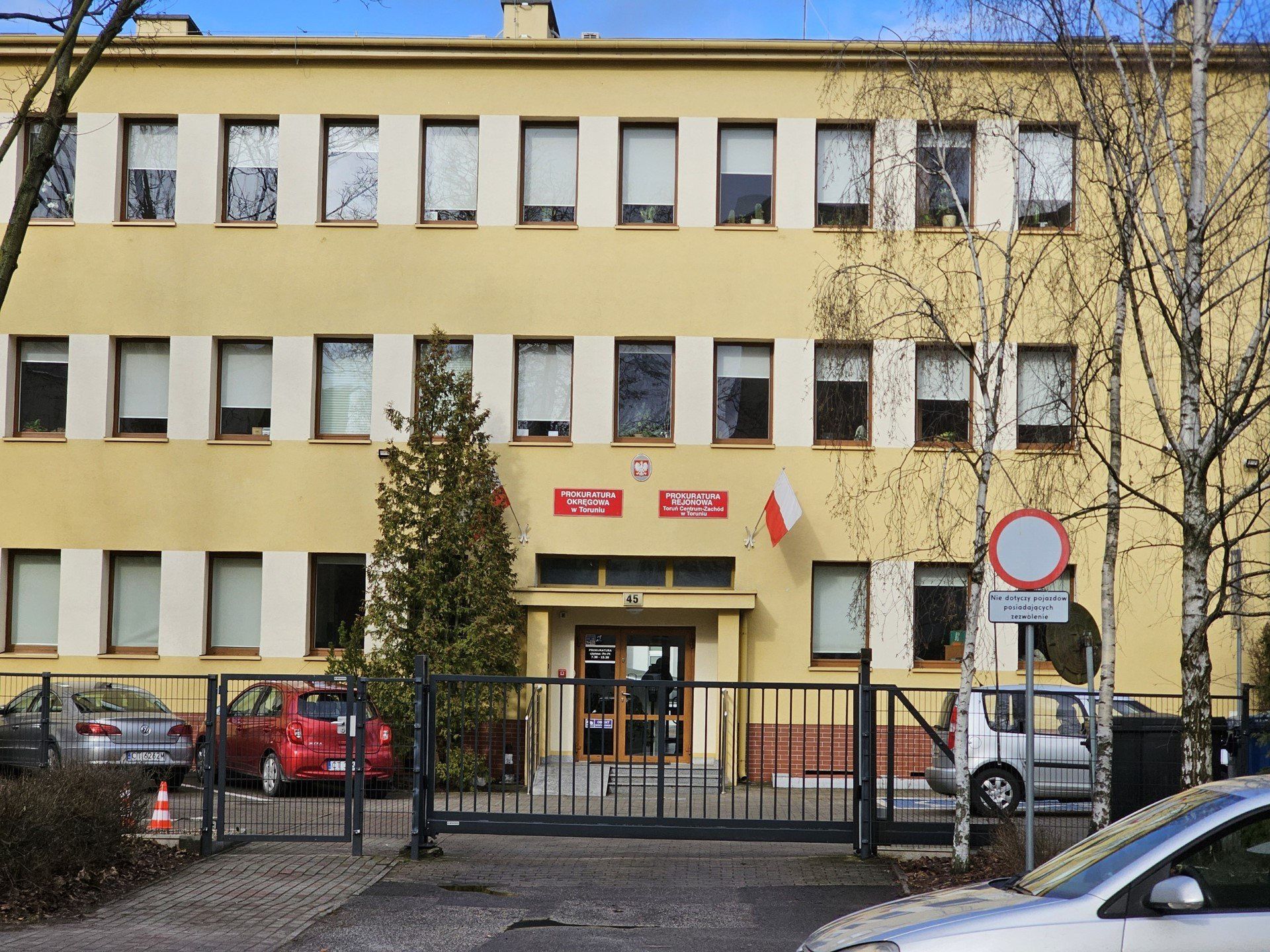 Prokurator Andrzej Kukawski funkcję rzecznika Prokuratury Okręgowej w Toruniu pełnił od 2016 roku. Teraz się żegna, przygotowując się do przejścia w stan zawodowego spoczynku. Nowym rzecznikiem została prokurator Izabela Oliver.