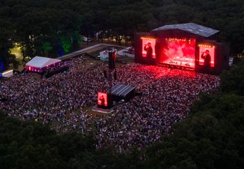 Festiwal to nie tylko muzyka. Jak ZORZA wspierana przez T-Mobile, Dawida Podsiadło łączy różne dziedziny sztuki