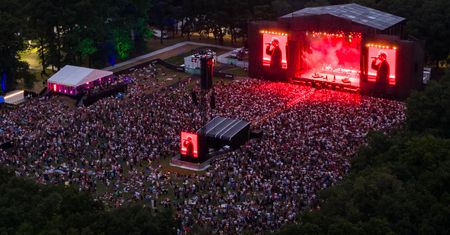 Festiwal to nie tylko muzyka. Jak ZORZA wspierana przez T-Mobile, Dawida Podsiadło łączy różne dziedziny sztuki