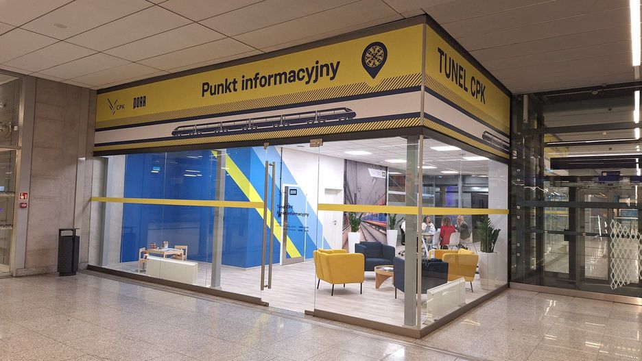 Nowy punkt informacyjny mieści się w hallu dworca Łódź Fabryczna od strony ul. Lindleya