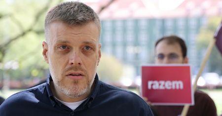 Lewica chce o 1 zł obniżyć ceny paliw. "Czas ograniczyć obsceniczne zyski Orlenu"