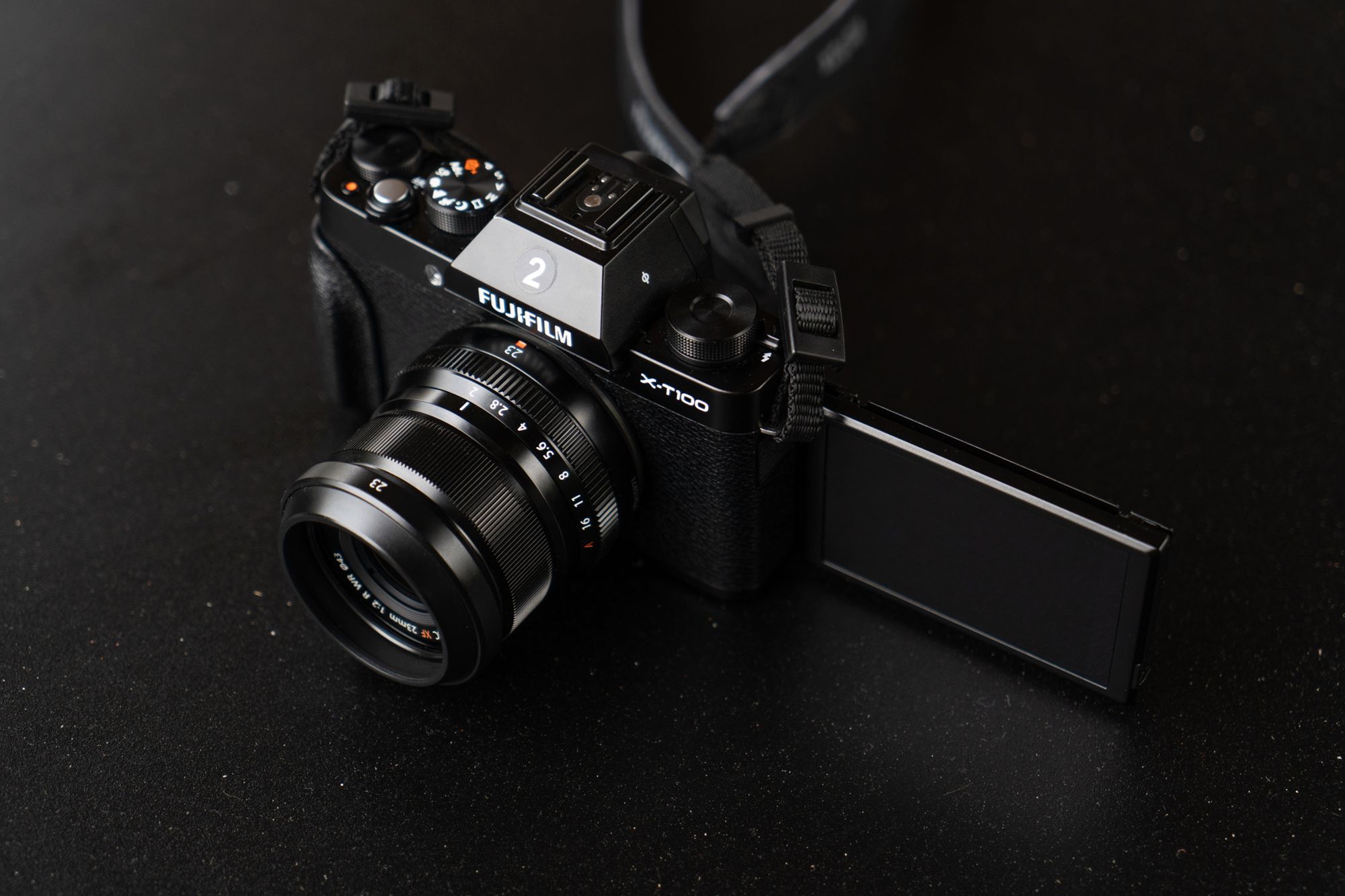 Fujifilm X-T100, czyli amatorski maluch nie tylko dla początkujących [recenzja] 2