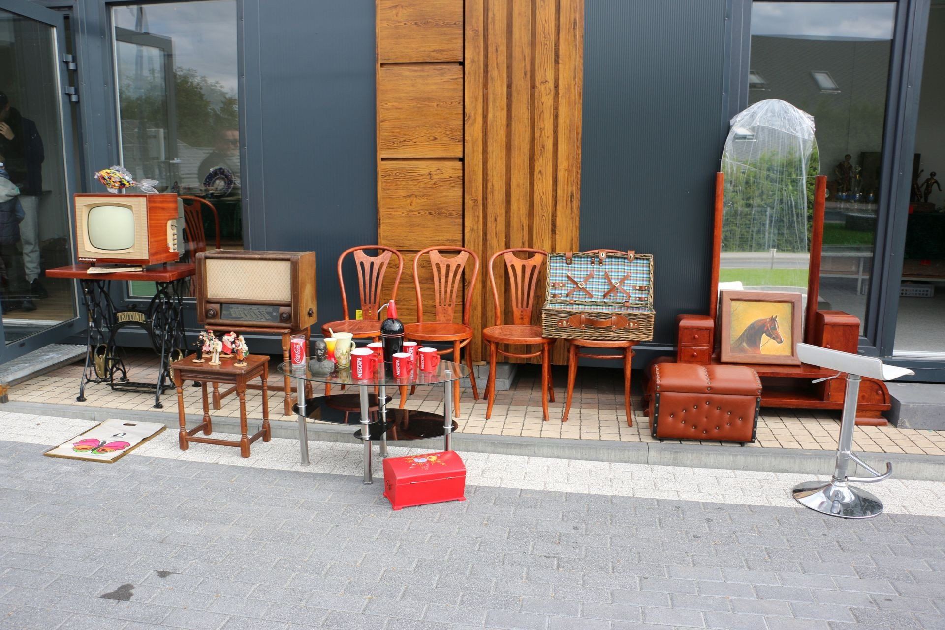 Targ staroci w Stawkach. Ceramika, antyki, militaria, monety