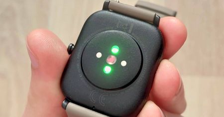 Dlaczego mój smartwatch tak śmiesznie miga, czyli wszystko o czujnikach