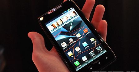 Motorola RAZR na zdjęciach i wideo - jakie wrażenia?