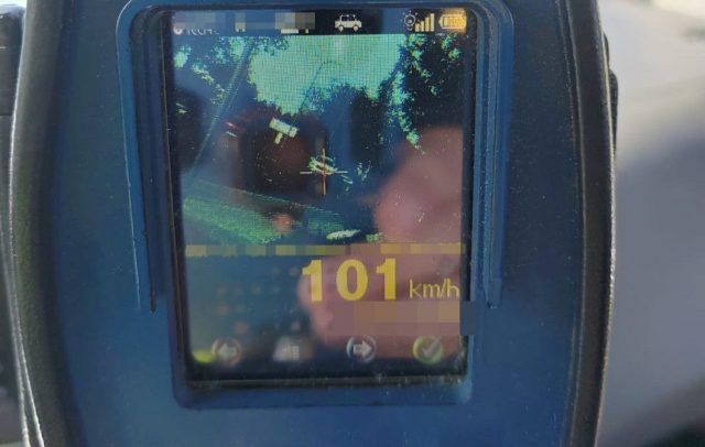 Przekroczyli prędkość o 50 km. Dwóch kierowców straciło prawko