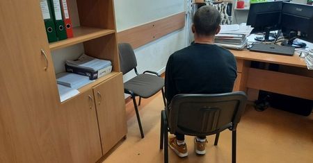 Nieuczciwy klient w rękach ostrowieckich policjantów. Czy warto było?