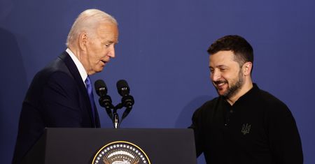 Umowa o złożach to nie pomysł Trumpa? Porozumienie było już gotowe za czasów Bidena