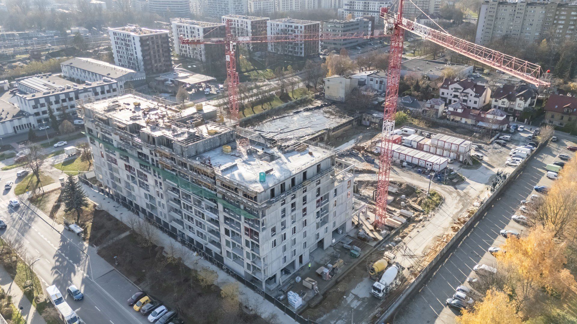 Budowa na terenie spalonego DH Gigant w Krakowie. Zamiast płachy już 7 pięter