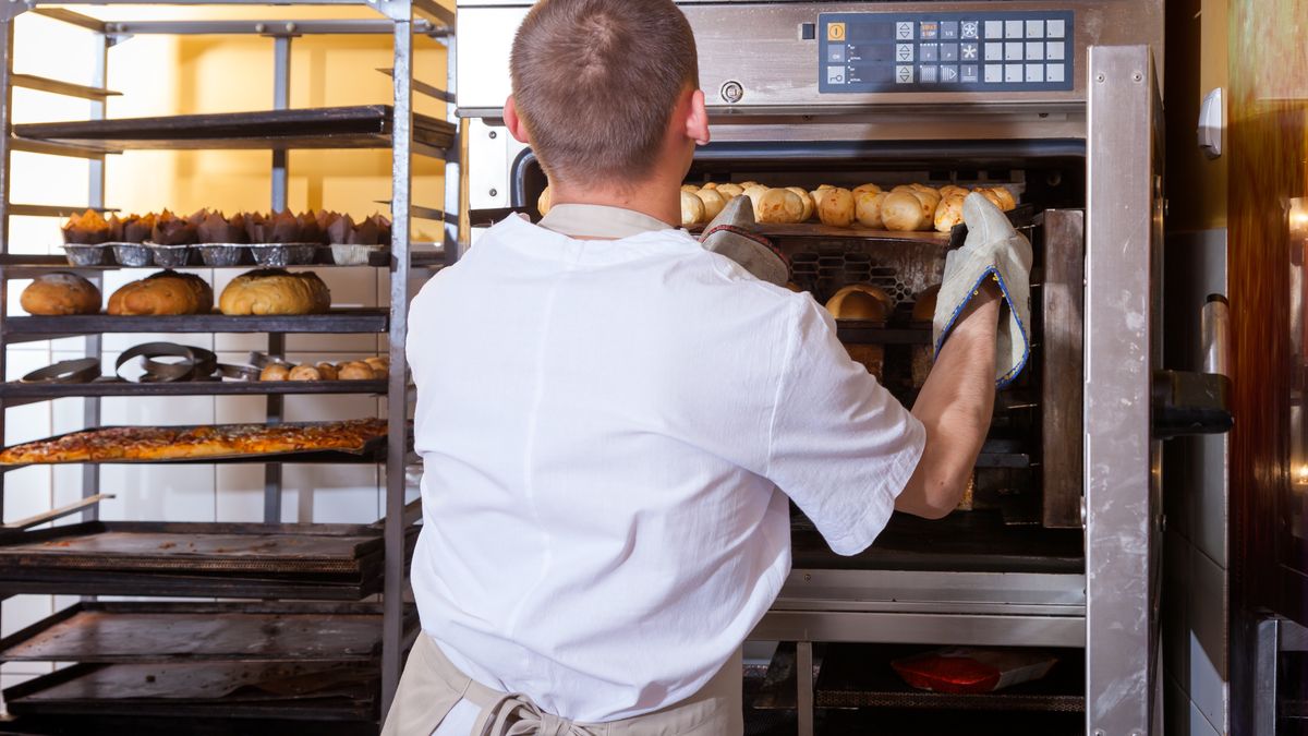 Piekarz; piekarnia; chleb; ceny chleba; praca