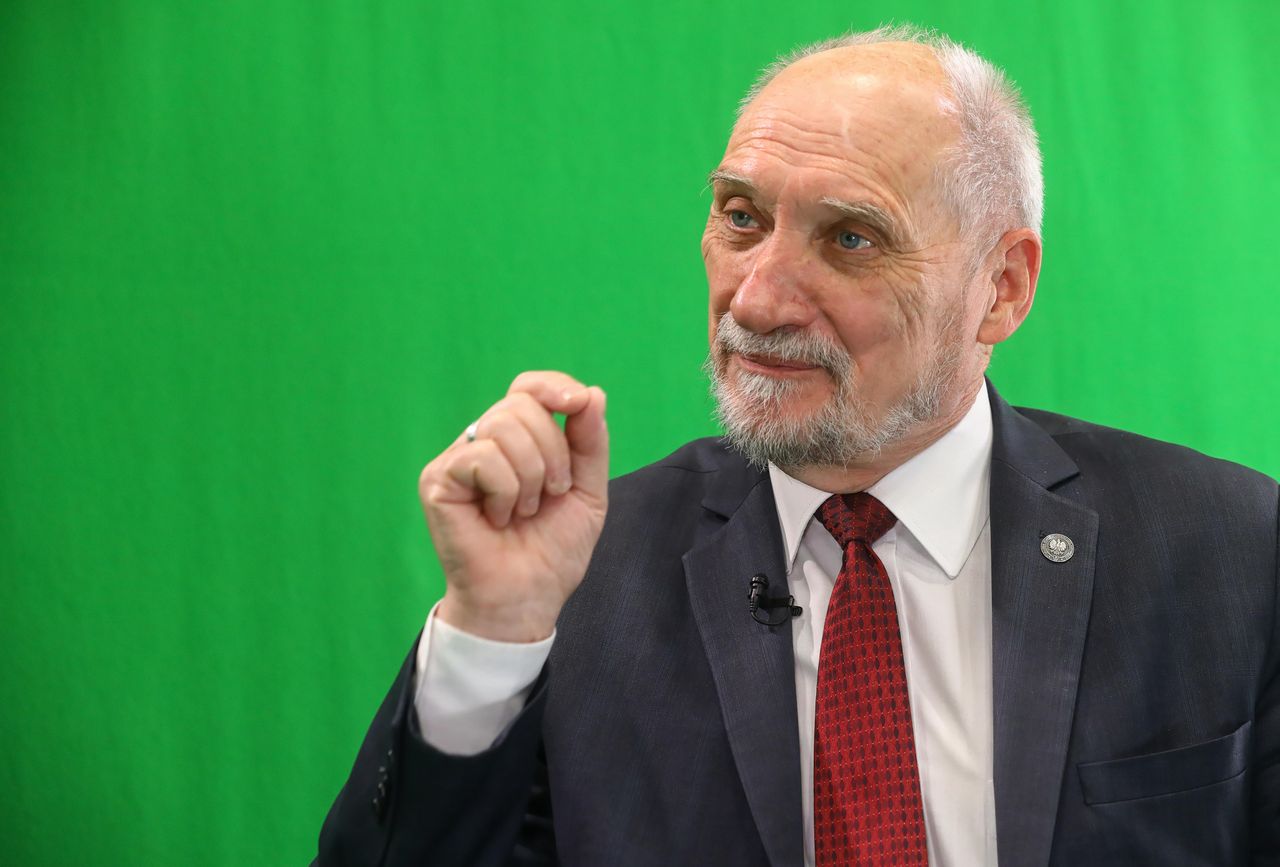 Macierewicz: niewykluczone działania prawne po materiale TVN24