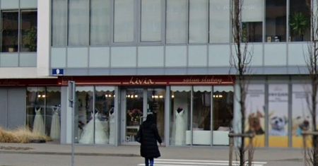 Panny młode zostały na lodzie. Mieszkańcy bloku widzieli "ewakuację"