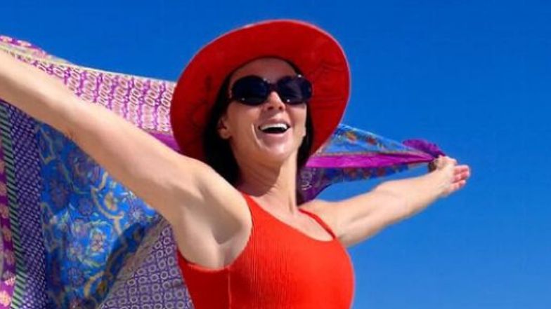 Kinga Rusin hasa po egzotycznej plaży 