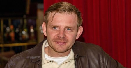 Rafał Zawierucha wyprowadza się do Hollywood. Obawia się o córkę. "To mnie przeraża"