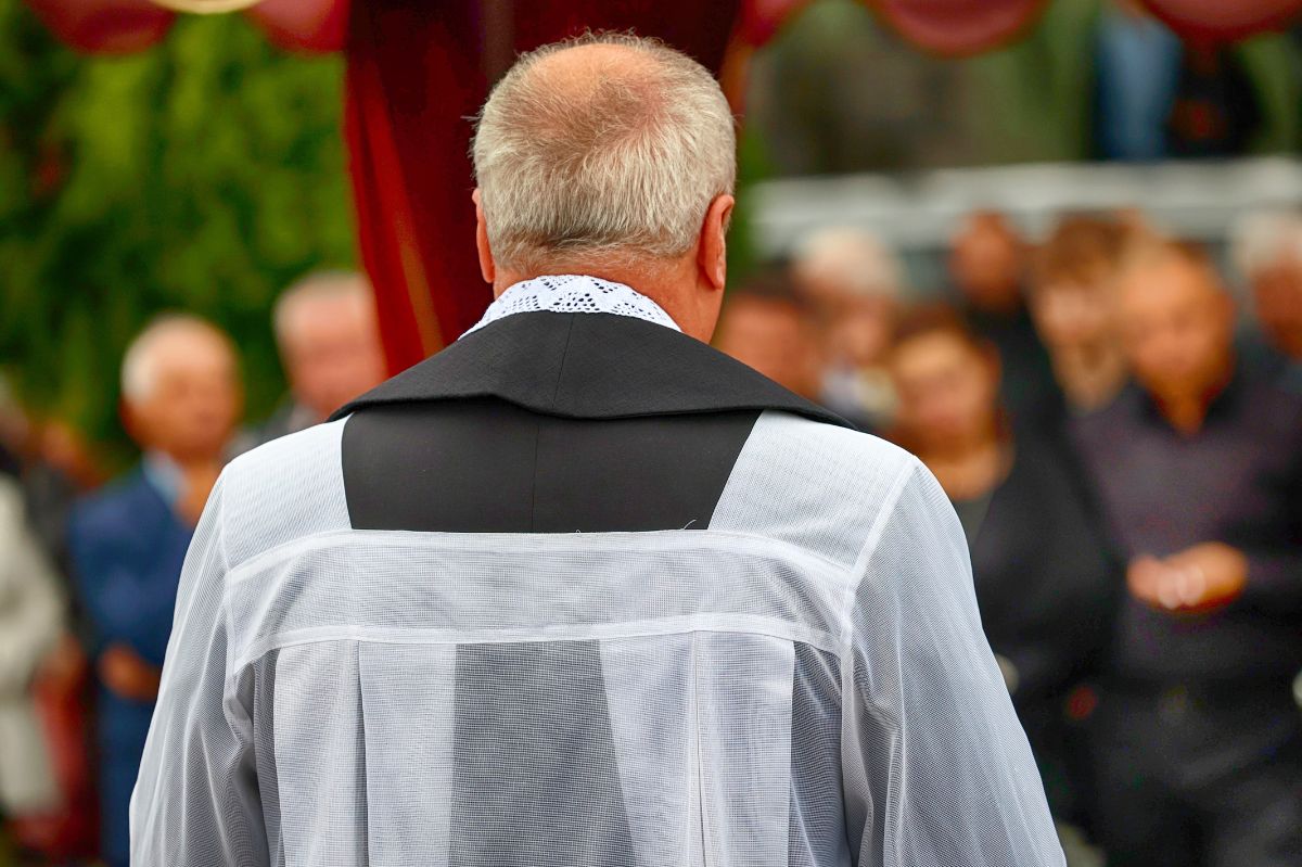 Skandal w kościele na Śląsku. Ksiądz przeprasza. "Jest mi wstyd"