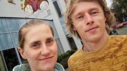 Mają tę samą wadę genetyczną. Takie są główne objawy