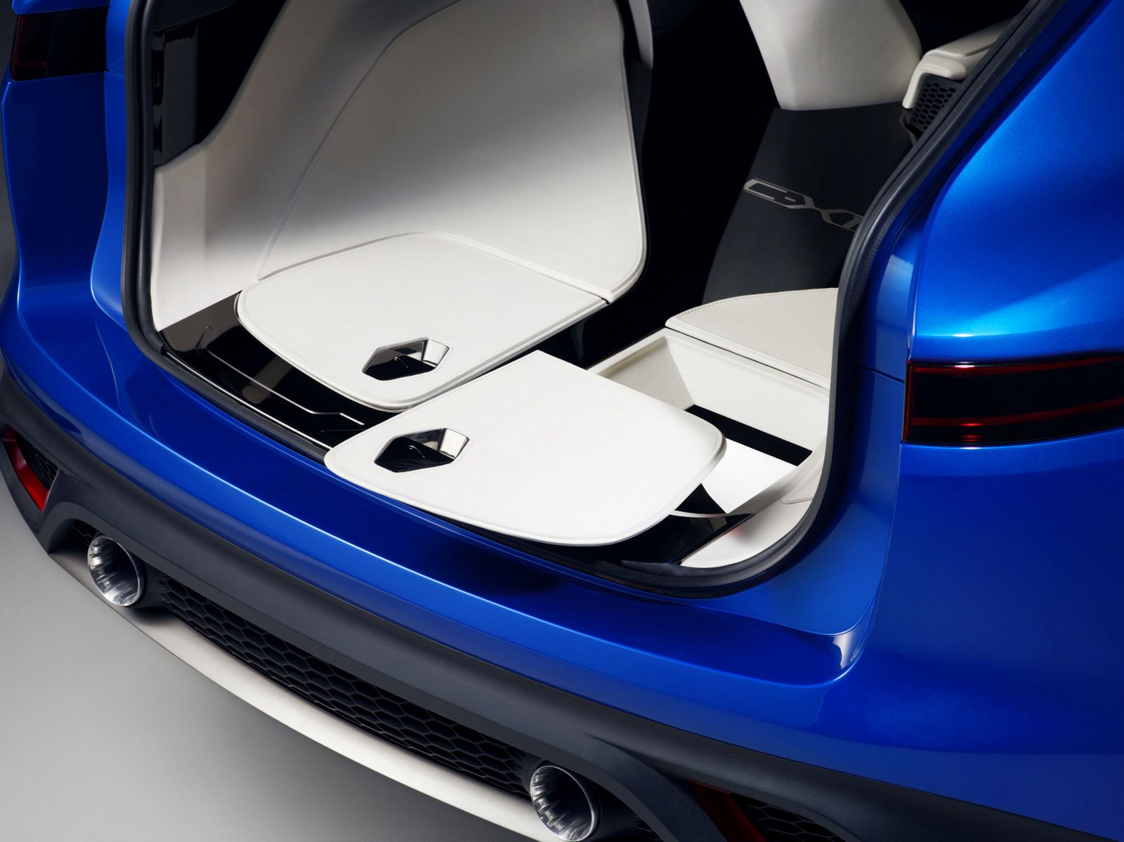Jaguar C-X17 Concept w studiu i plenerze [galeria] 25