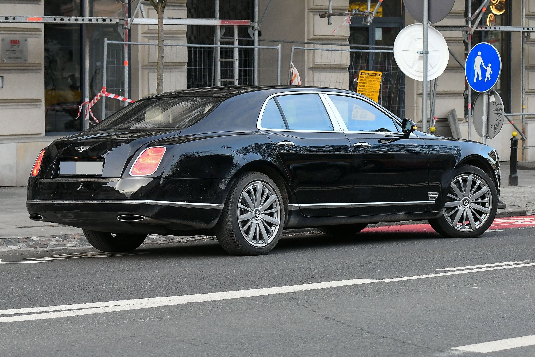 Joanna Przetakiewicz paraduje po mieście z torebką z aligatora