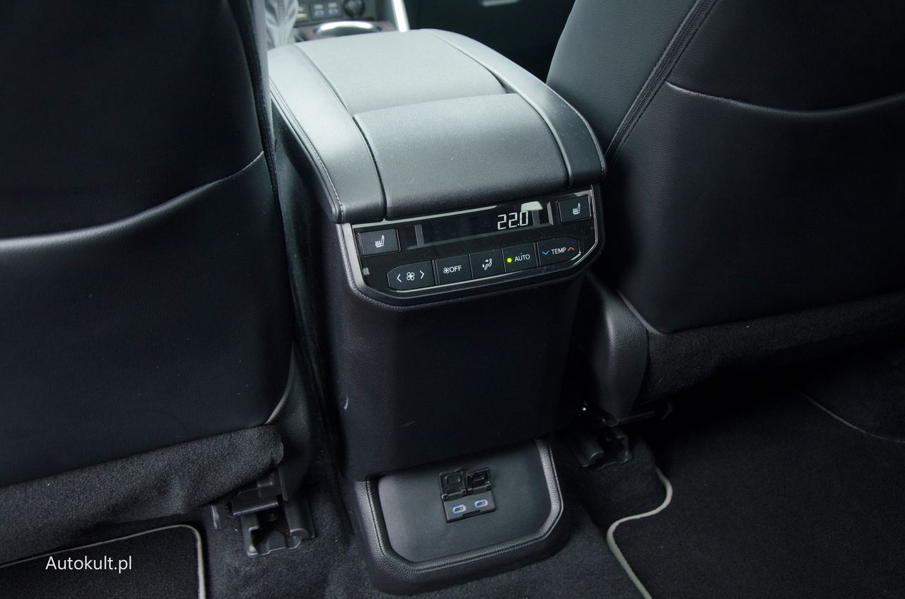 Ford Explorer vs. Toyota Highlander