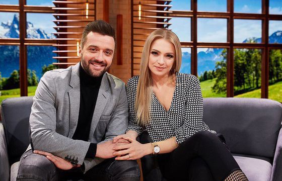 Barbara Kurdej-Szatan i Rafał Szatan oraz Julia Wieniawa i Antoni Królikowski wśród uczestników „The story of my life” (wideo)