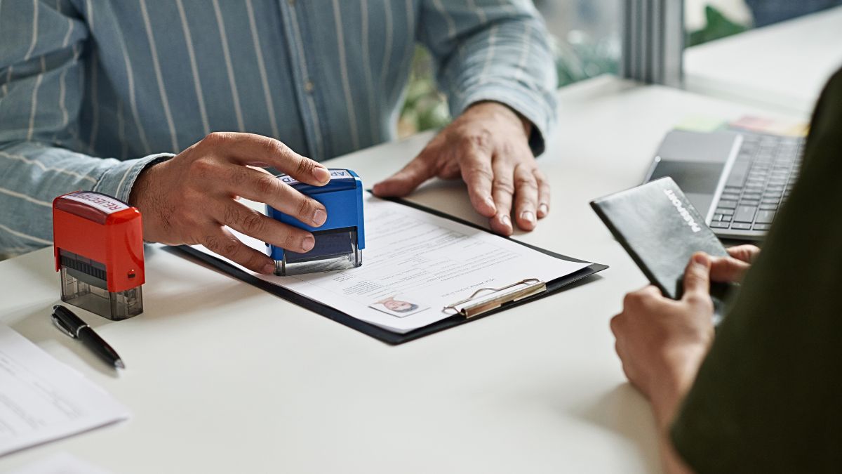 Podpisywanie dokumentów.