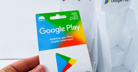 Szpiegująca aplikacja w Google Play. Wciąż jest dostępna
