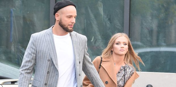 Podcasterzy nabijają się z "Bożenki z 'Klanu', której zarzucają rzekomy "SKOK W BOK". W komentarzach uaktywnił się Maciej Pela