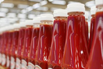 Przetestowali keczupy. Jeden z najlepszych można kupić też w Polsce