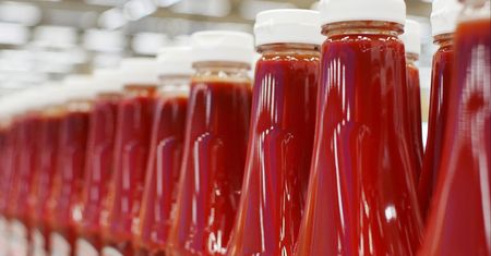Przetestowali keczupy. Jeden z najlepszych można kupić też w Polsce